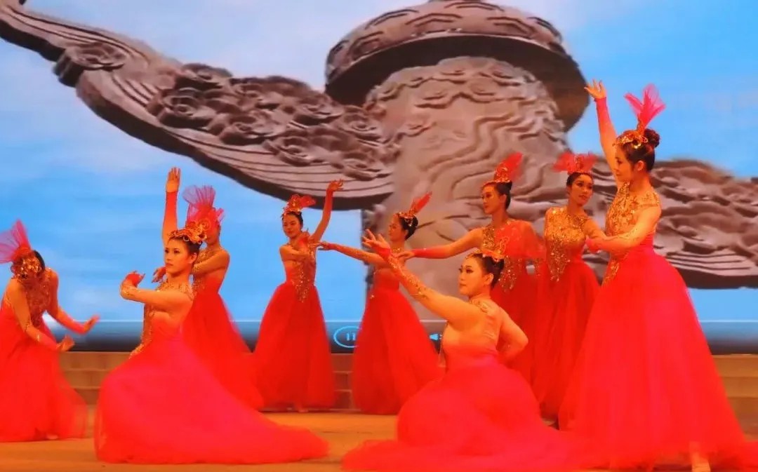 jiuyou(中国)官方网站特钢(集团)“致敬奋斗 礼赞楷模”2024年度表彰先进颁奖典礼隆重举行