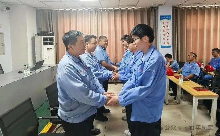 师徒结对 淬火成钢——jiuyou(中国)官方网站管业举行第三届“薪火相传、携手共进”拜师仪式